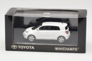 Toyota Urban Cruiser White Minichamps 1:43 400166960 Diecast - image 2 of 3
