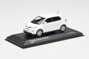 Toyota Urban Cruiser White Minichamps 1:43 400166960 Diecast - image 3 of 3
