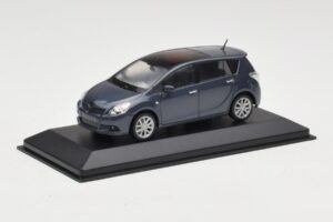 Toyota Verso Grey Metallic Minichamps 1:43 TOYOTA011 Diecast - image 2 of 4