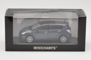 Toyota Verso Grey Metallic Minichamps 1:43 TOYOTA011 Diecast - image 4 of 4