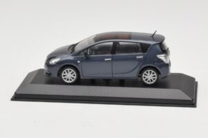 Toyota Verso Grey Metallic Minichamps 1:43 TOYOTA011 Diecast