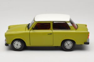 Trabant 601 Green Sun Star 1:18 4289 Diecast - image 4 of 8