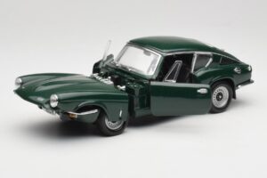 Triumph GT6 Mk3 Green Sun Star 1:18 1055 Diecast - image 2 of 8