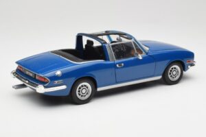 Triumph Stag Mk1 Sapphire Blue Revell 1:18 8815 Diecast - image 3 of 8