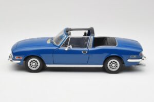 Triumph Stag Mk1 Sapphire Blue Revell 1:18 8815 Diecast - image 4 of 8