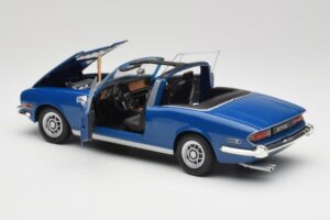 Triumph Stag Mk1 Sapphire Blue Revell 1:18 8815 Diecast - image 5 of 8