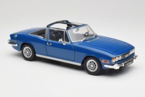 Triumph Stag Mk1 Sapphire Blue Revell 1:18 8815 Diecast - image 6 of 8