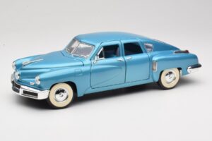 Tucker Torpedo Blue Road Signature 1:18 92268 Diecast