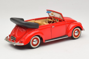 Volkswagen Beetle Cabriolet Red Maisto 1:18 56010 Diecast - image 3 of 8