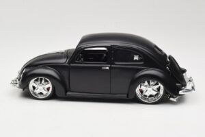 Volkswagen Beetle Type 1 Black Maisto 1:18 31018 Diecast - image 4 of 8