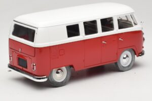 Volkswagen Combi T1 Red & White Solido 1:18 8031 Diecast - image 3 of 8