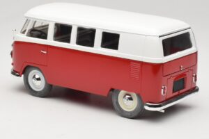 Volkswagen Combi T1 Red & White Solido 1:18 8031 Diecast - image 7 of 8