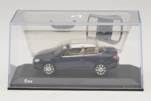 Volkswagen Eos Cabriolet Blue Minichamps 1:43 1F0099300D5Q Diecast - image 4 of 5