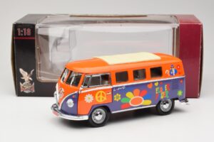 Volkswagen Microbus T1 Flower Power Road Signature 1:18 92329 Diecast - image 8 of 8