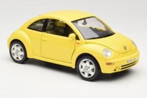 Volkswagen New Beetle Yellow Bburago 1:18 BEETLE001 Diecast - image 6 of 8