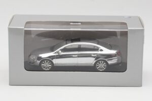 Volkswagen Passat B6 Chrome Silver 10 Years Volkswagen Magazine Minichamps 1:43 PASSAT004 Diecast - image 4 of 4