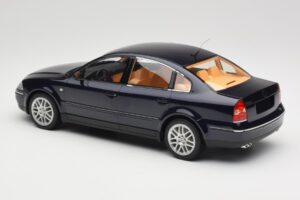 Volkswagen Passat W8 B5.5 Indigo Blue DNA 1:18 DNA000029 Diecast - image 5 of 6