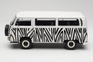Volkswagen T2a Bus Safari Schuco 1:18 00191 Diecast - image 4 of 8