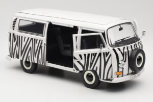Volkswagen T2a Bus Safari Schuco 1:18 00191 Diecast - image 5 of 8