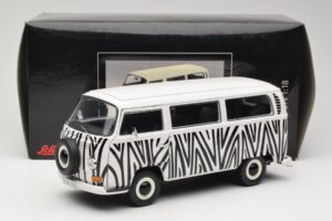 Volkswagen T2a Bus Safari Schuco 1:18 00191 Diecast - image 8 of 8