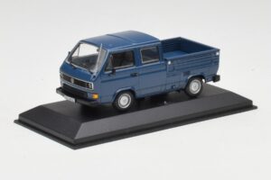 Volkswagen T3 Double Cab Flatbed Blue Minichamps 1:43 400055260 Diecast - image 3 of 4
