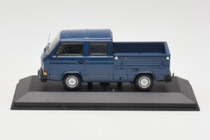 Volkswagen T3 Double Cab Flatbed Blue Minichamps 1:43 400055260 Diecast