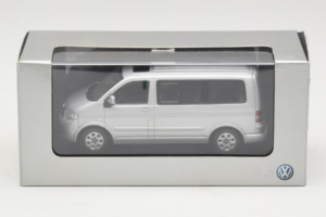 Volkswagen T5 Bus Silver Minichamps 1:43 T5003 Diecast - image 4 of 4