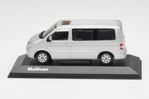 Volkswagen T5 Bus Silver Minichamps 1:43 T5003 Diecast