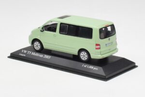 Volkswagen T5 Multivan California Lime Green Minichamps 1:43 400052201 Diecast - image 3 of 4