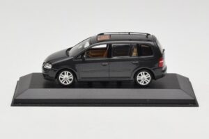 Volkswagen Touran 1T Dark Green Minichamps 1:43 400052101 Diecast