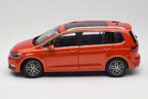 Volkswagen Touran 5T Orange Paudi Model 1:18 ZVE000003ORA Diecast - image 4 of 8