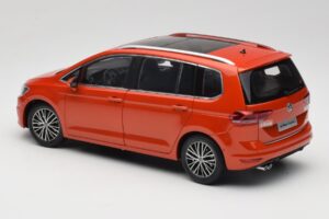 Volkswagen Touran 5T Orange Paudi Model 1:18 ZVE000003ORA Diecast - image 7 of 8
