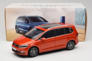 Volkswagen Touran 5T Orange Paudi Model 1:18 ZVE000003ORA Diecast - image 8 of 8