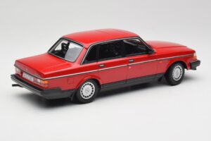 Volvo 240 GL Red Minichamps 1:18 155171401 Diecast - image 2 of 6