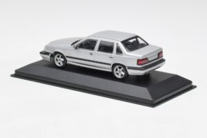 Volvo 850 Silver Minichamps 1:43 430171402 Diecast - image 3 of 4
