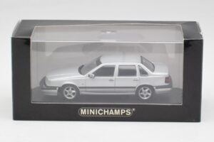 Volvo 850 Silver Minichamps 1:43 430171402 Diecast - image 4 of 4