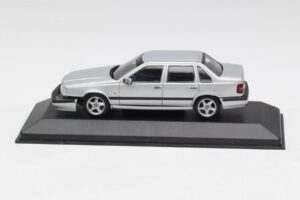 Volvo 850 Silver Minichamps 1:43 430171402 Diecast