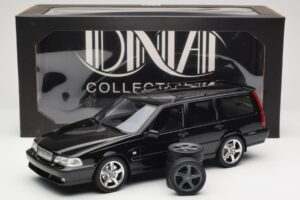 Volvo V70 R P80 Black DNA 1:18 DNA000232 Diecast - image 6 of 6