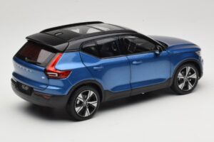 Volvo XC40 Recharge Blue Metallic Paudi Model 1:18 2562373 Diecast - image 3 of 8
