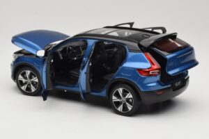 Volvo XC40 Recharge Blue Metallic Paudi Model 1:18 2562373 Diecast - image 5 of 8