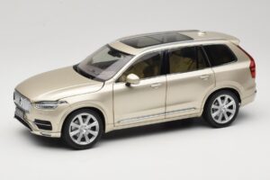 Volvo XC90 Luminous Sand Yellow Paudi Model 1:18 9430841 Diecast