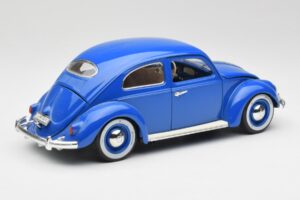 Volkswagen Beetle Blue Bburago 1:18 23124646 Diecast - image 3 of 8