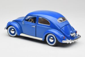 Volkswagen Beetle Blue Bburago 1:18 23124646 Diecast - image 7 of 8