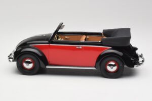 Volkswagen Beetle Convertible Black & Red Minichamps 1:18 107054132 Resin - image 3 of 6
