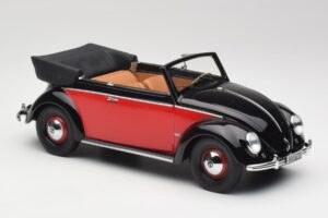 Volkswagen Beetle Convertible Black & Red Minichamps 1:18 107054132 Resin - image 4 of 6