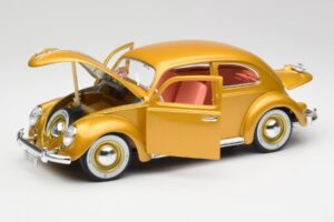 Volkswagen Beetle Gold Bburago 1:18 3361 Diecast - image 2 of 8