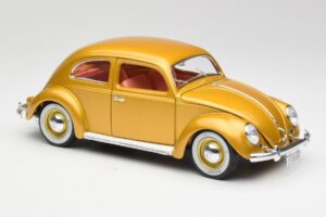 Volkswagen Beetle Gold Bburago 1:18 3361 Diecast - image 6 of 8