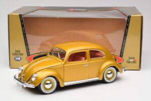 Volkswagen Beetle Gold Bburago 1:18 3361 Diecast - image 8 of 8