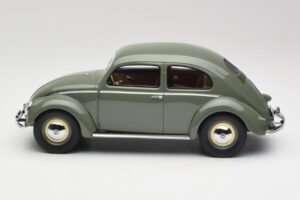 Volkswagen Beetle Beryl Green Minichamps 1:18 107054000 Resin - image 3 of 6