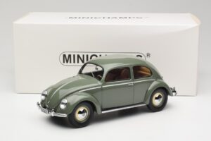Volkswagen Beetle Beryl Green Minichamps 1:18 107054000 Resin - image 6 of 6